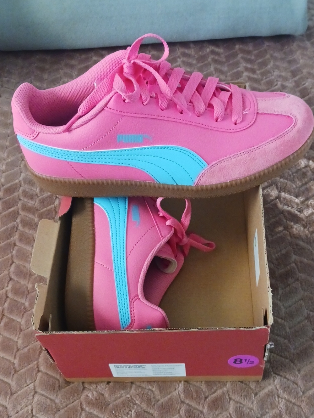 Puma Womens Pink Sneakers with Bright Blue Stripe